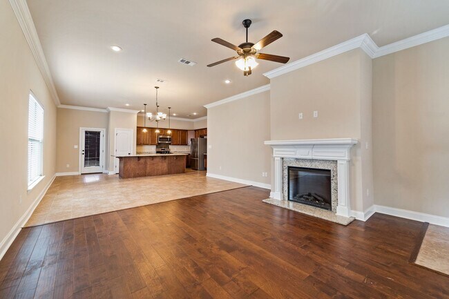 Building Photo - 782 Serpentine Dr