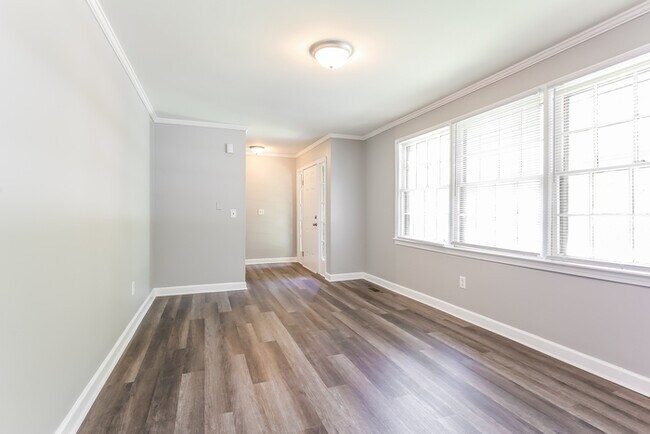 Building Photo - Fantastic Simpsonville Gem