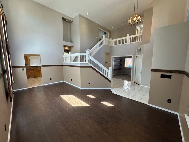 Foto del edificio - 5144 Pioneer Way