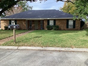 Building Photo - 205 Belmont Dr