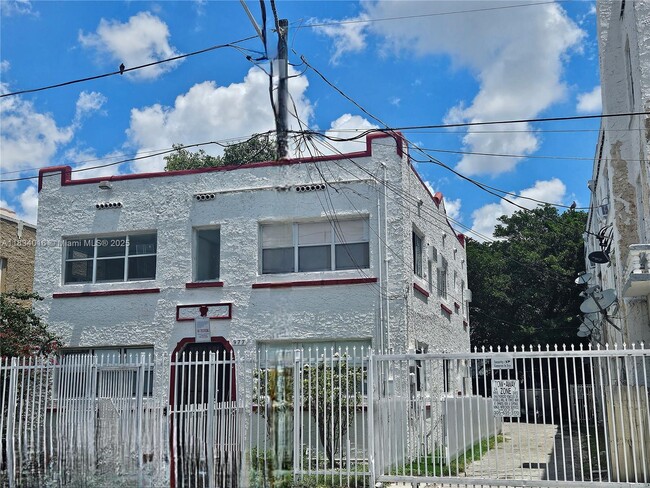 Foto del edificio - 977 SW 5th St