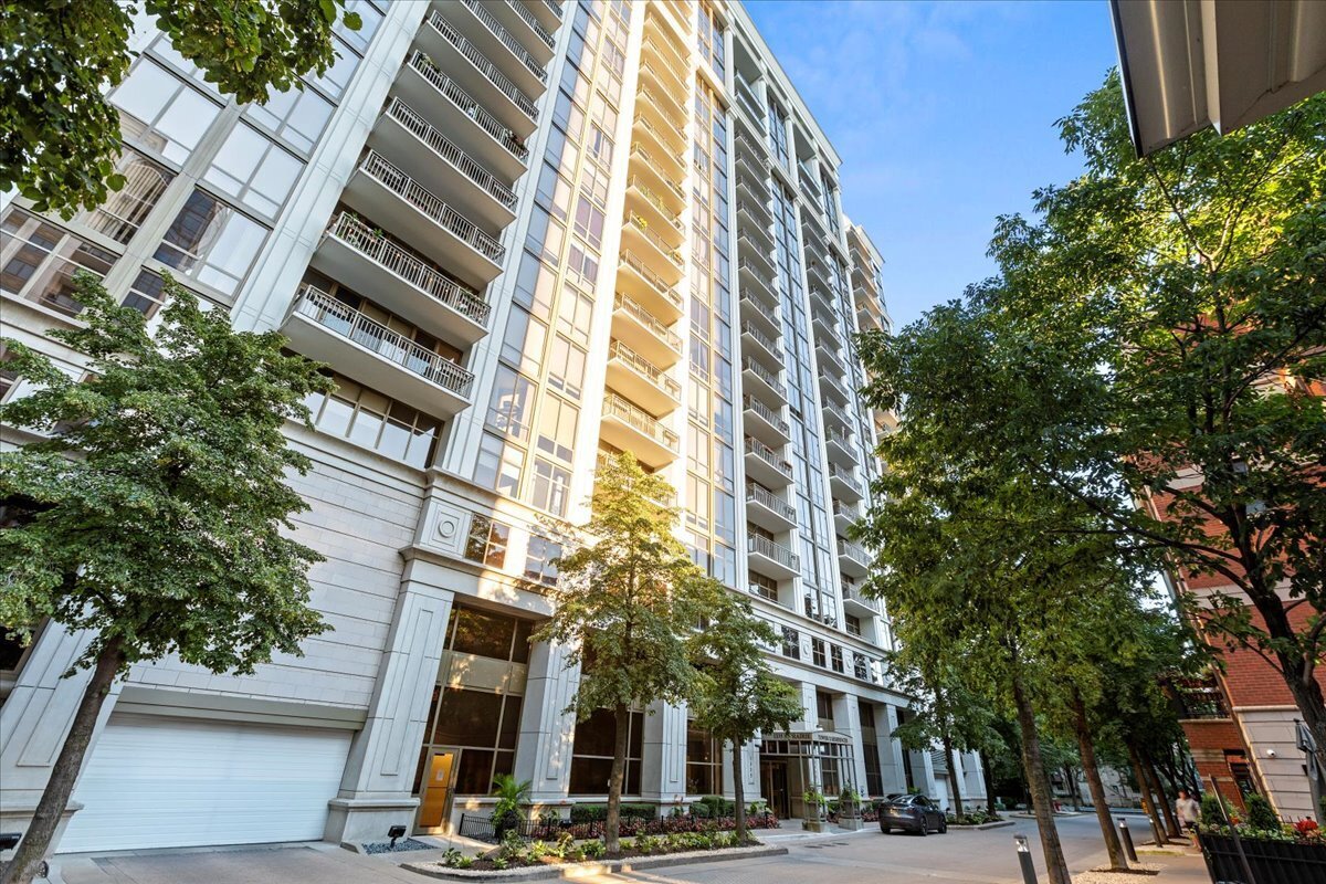 Foto principal - 1335 S Prairie Ave