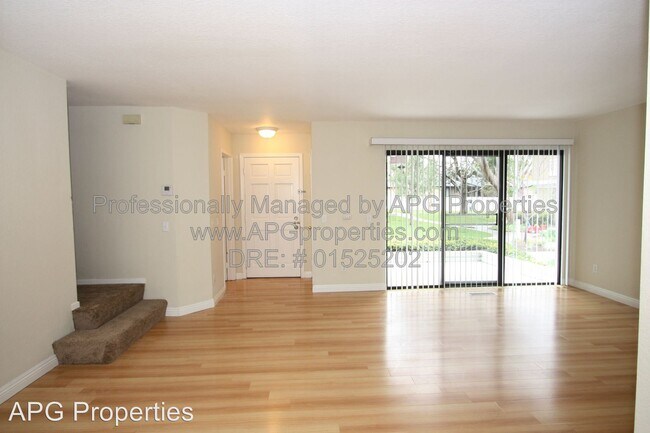 Building Photo - 2 br, 1.5 bath House - 116 S Seneca Cir #8