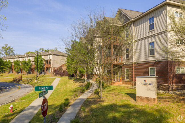 Building Photo - Pineherst Student Apartments