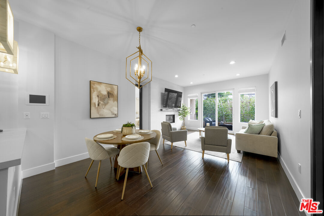 Foto principal - 1318 S Roxbury Dr