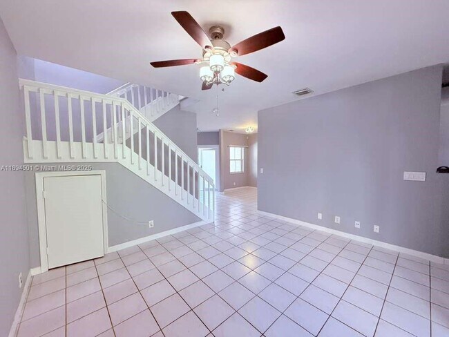 Building Photo - 16839 SW 1st Manor