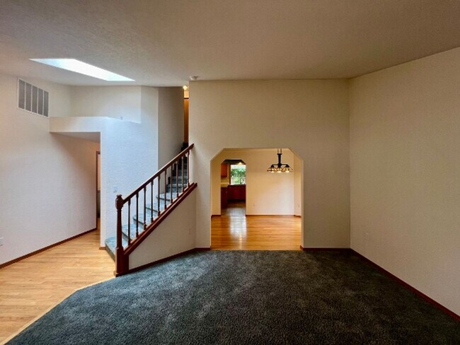 Building Photo - PENDING APPLICATION; Dog Friendly - Spacio...