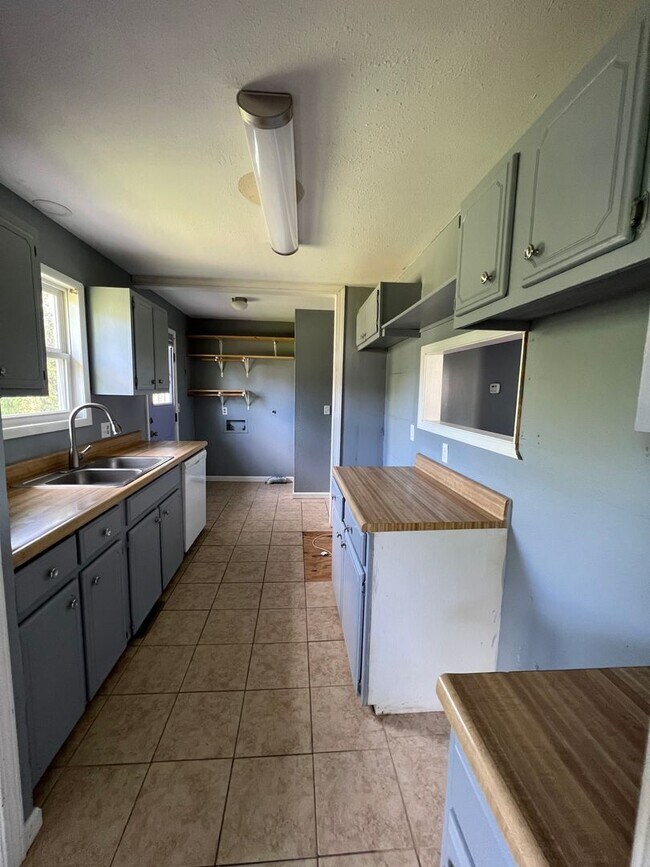 Foto del edificio - 3 bedroom 2 bath home with bonus room in O...