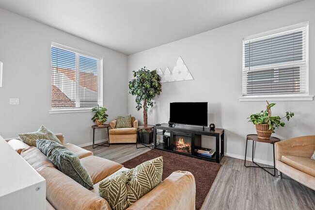 Foto del edificio - 5324 Remington Dr