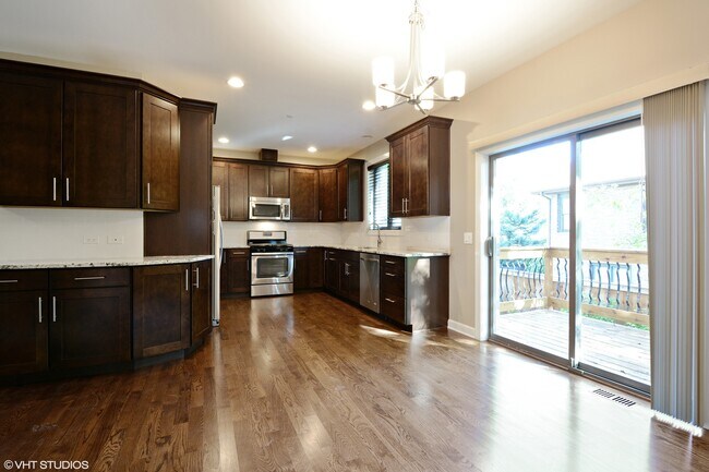 Building Photo - 5 Terrace Ln