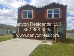 Building Photo - 103 Dormont Dr NE