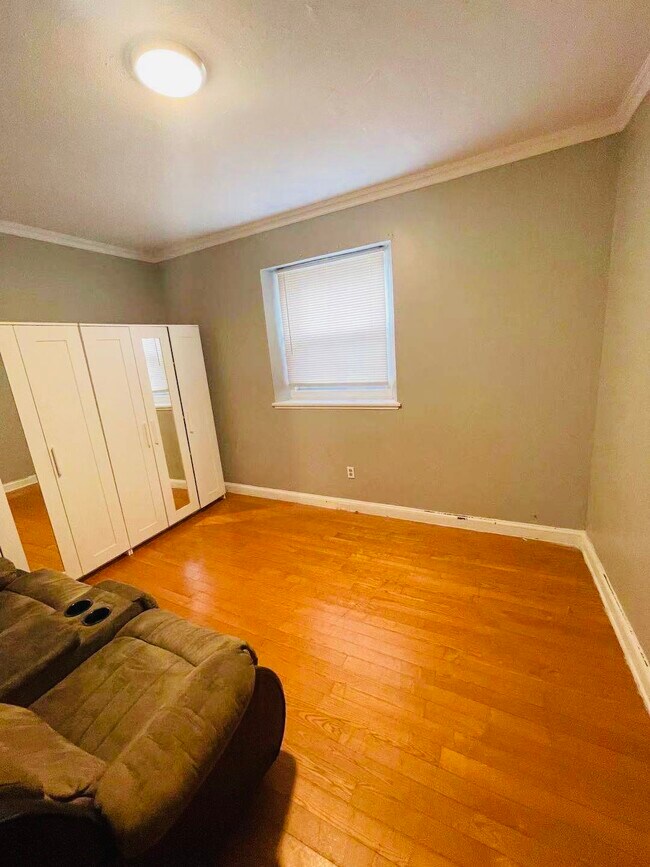 Foto del edificio - 166 George M Cohan Blvd