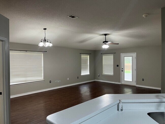 Foto del edificio - 917 Lajolla Ln