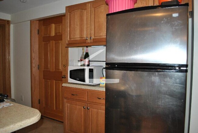 Building Photo - 93 Myrtle St