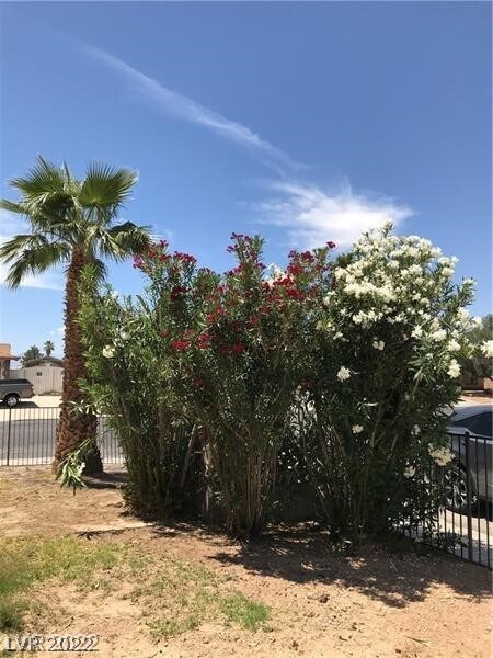 Foto del edificio - 720 N Linn Ln