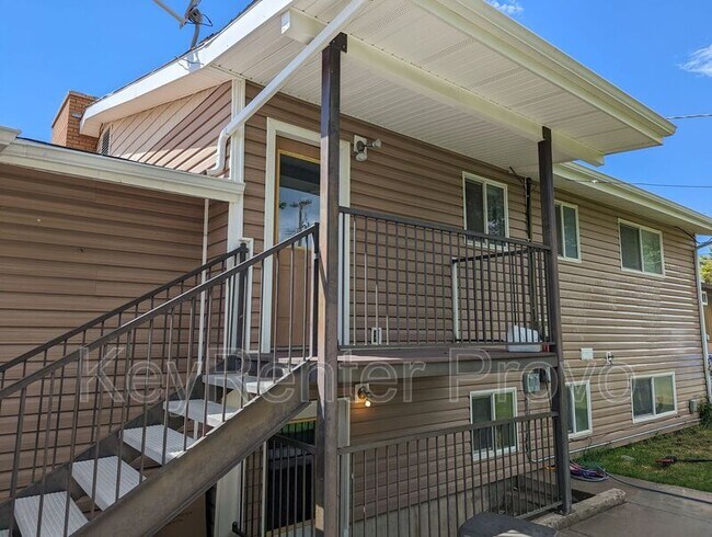Building Photo - 536 100 E
