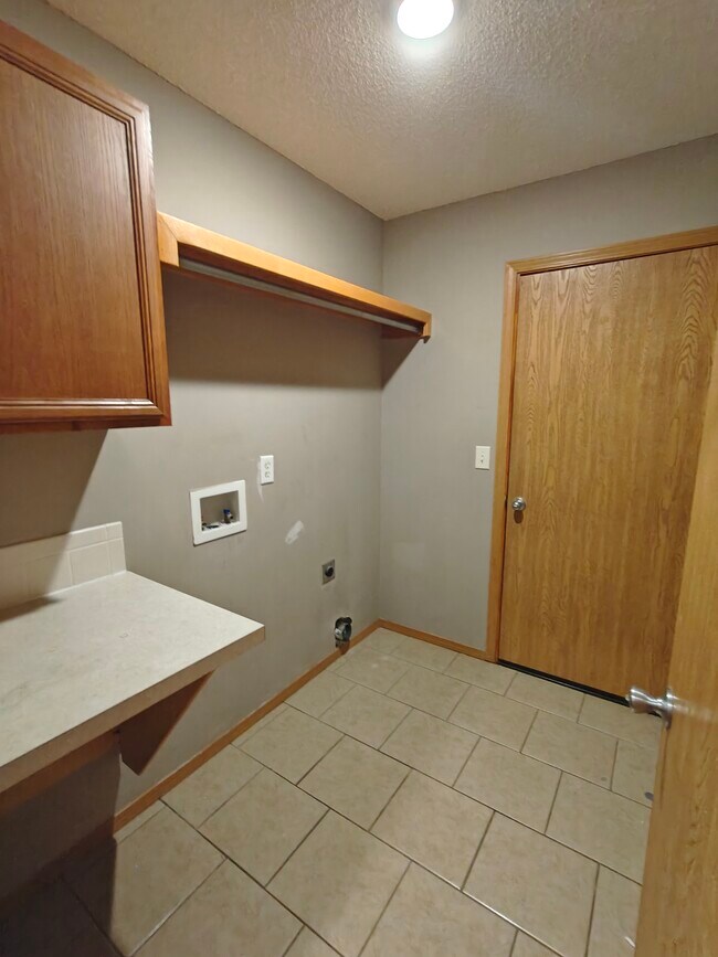 Foto del edificio - 3443 N Valerie St