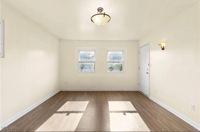 Building Photo - 3836 W 117th St