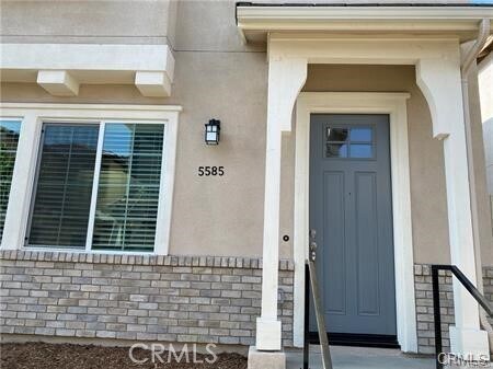 Building Photo - 5585 Valencia Dr