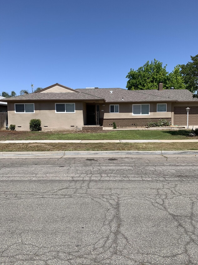 1264 E Escalon Ave, Fresno, CA 93710 House Rental in Fresno, CA