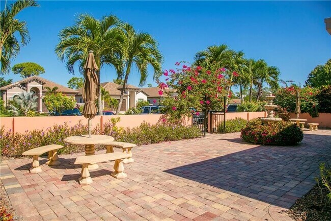 Foto del edificio - ***2 BED/1 BATH***NAPLES PARK*** NO HOA***...