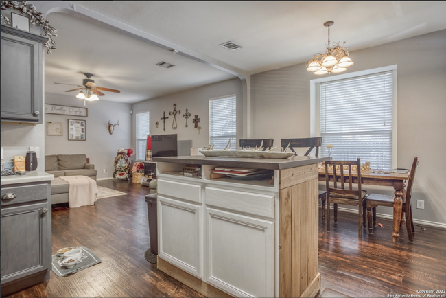 Dining area / Living room - 8656 Eagle Peak