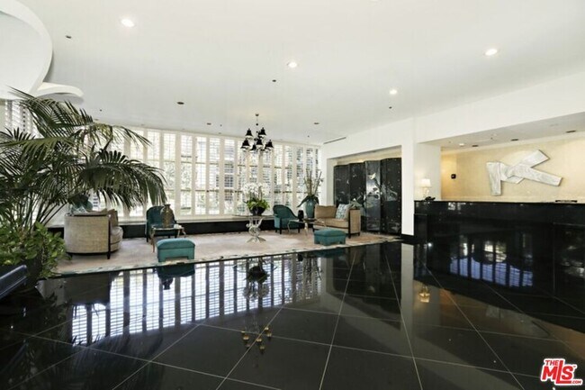 Foto del edificio - 1333 S Beverly Glen Blvd