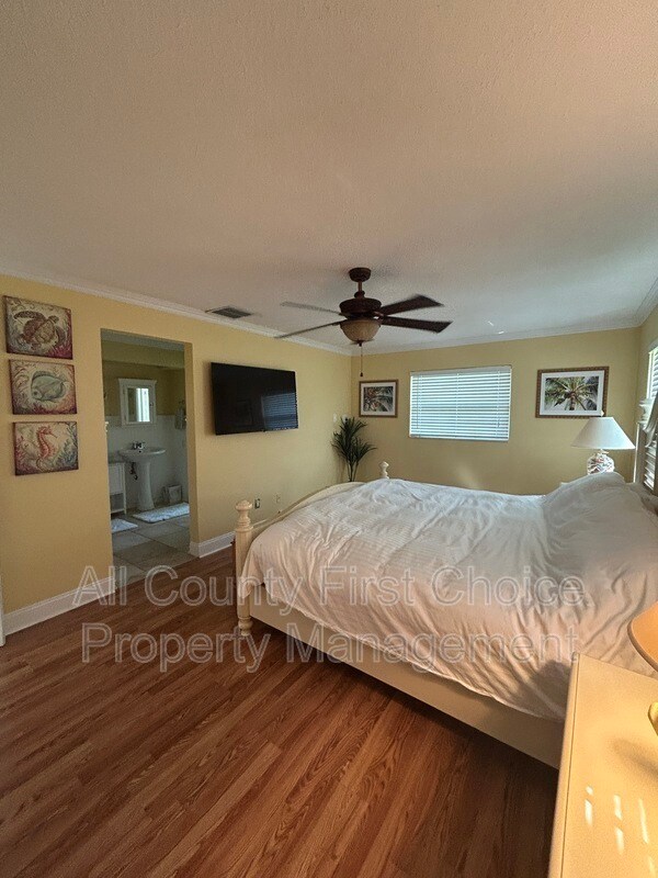 Foto del edificio - 301 Palm Dr