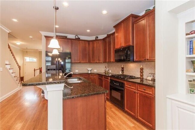 Building Photo - 10828 Ellicot Way