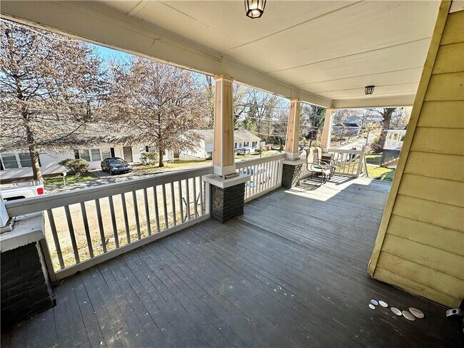 Foto del edificio - 1083 Coleman St SW