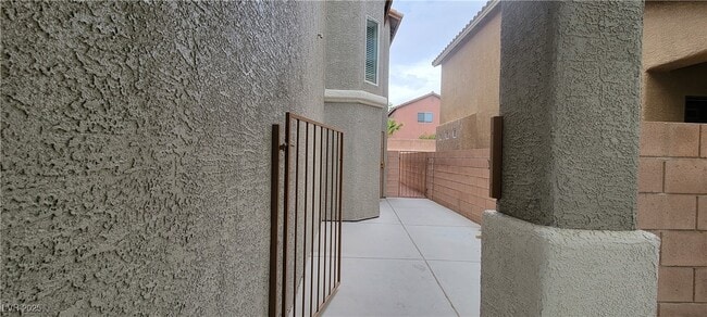 Foto del edificio - 5917 N Victory Point St