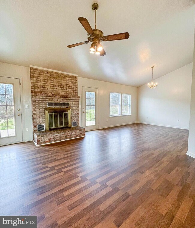 Building Photo - 48 Cambridge Ct