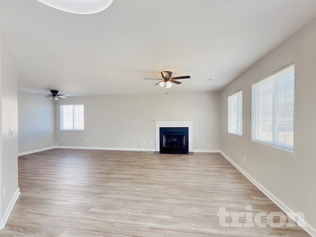 Building Photo - 1135 Edinburgh Dr