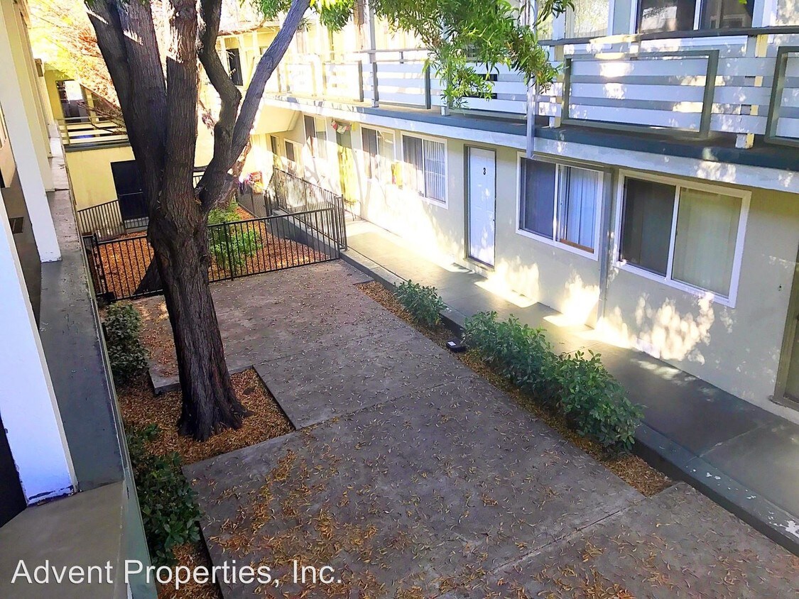 Primary Photo - 2505 10th Ave