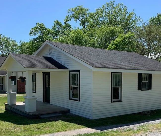 Building Photo - 127 A E Woodrow St