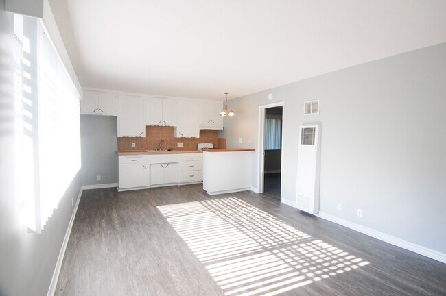 Foto del edificio - 1 W. Avenida Ramona