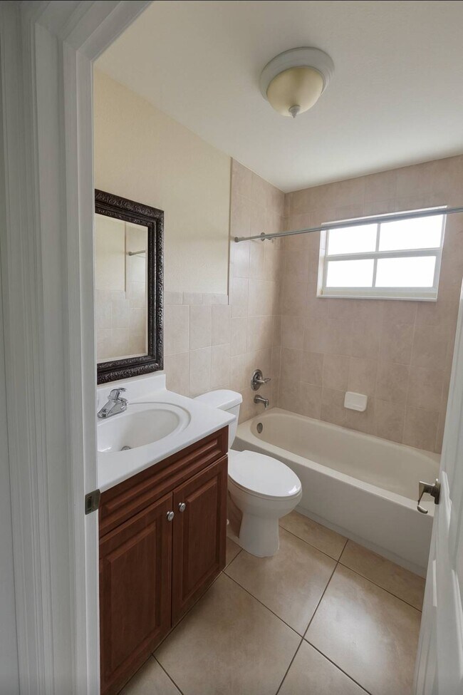 Foto del edificio - 3392 SW 24th St
