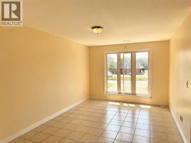 Photo du bâtiment - 1766 Daytona Ave