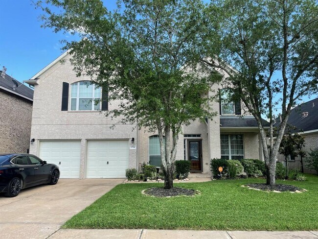 Building Photo - 2714 Lake Villa Dr