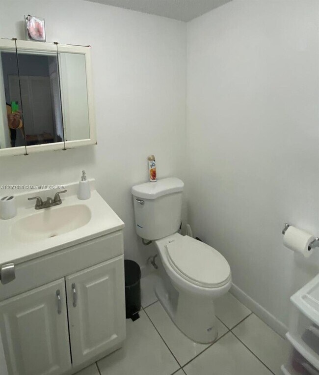 Foto del edificio - 16909 N Bay Rd