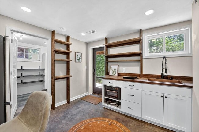 Photo - 6017 Inwood St House