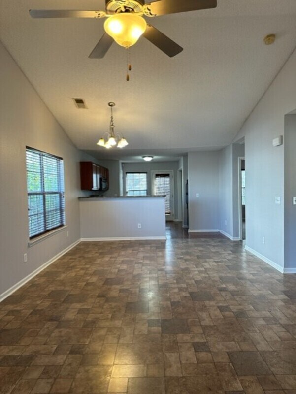 Building Photo - 325 Windsor Brook Rd