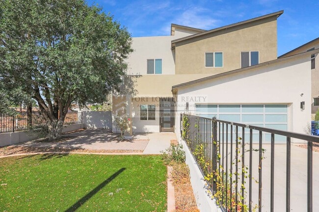 Building Photo - Amazing Rental in Lower Arcadia available ...