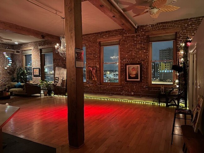 Foto del edificio - Luxury Lumber Loft