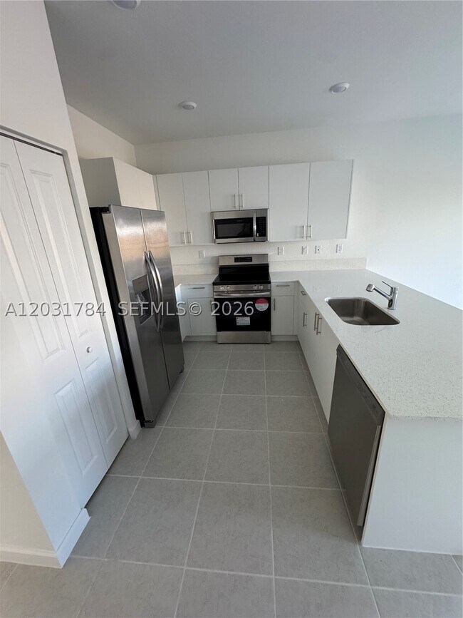 Foto del edificio - 2655 SE 28th Dr
