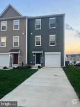 Building Photo - 230 Clifton Mnr