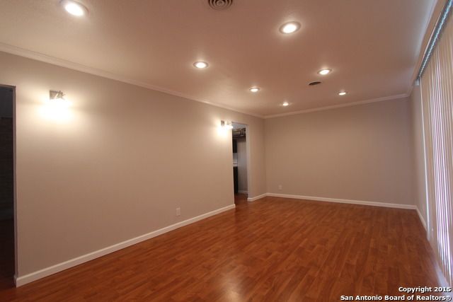 Building Photo - 3919 Kirby Dr