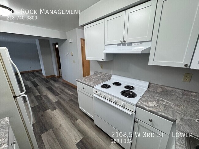 Building Photo - 2108.5 W 3rd St