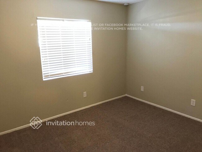 Building Photo - 4102 N 85th Dr
