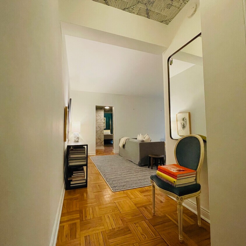 View from entry into main space - 5048 N Marine Dr